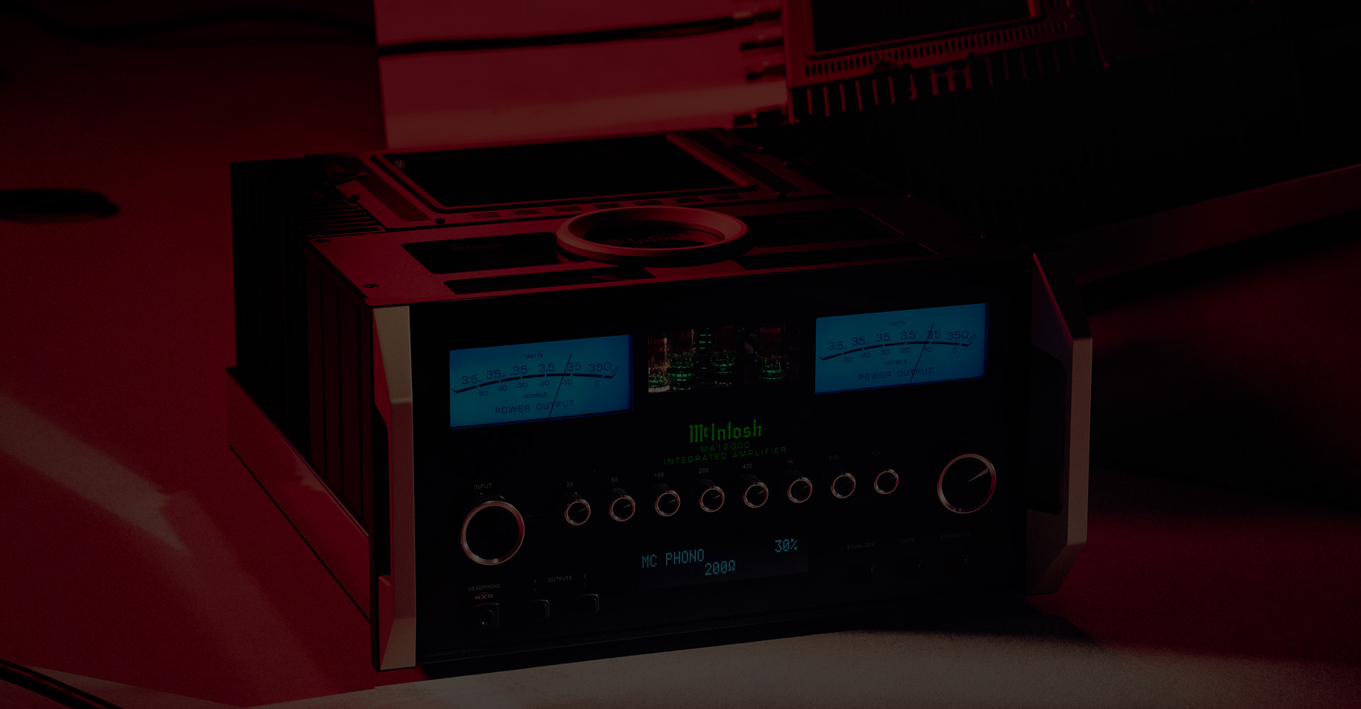 McIntosh Integrated Amplifiers: Amplifier & Preamplifier All-in-One