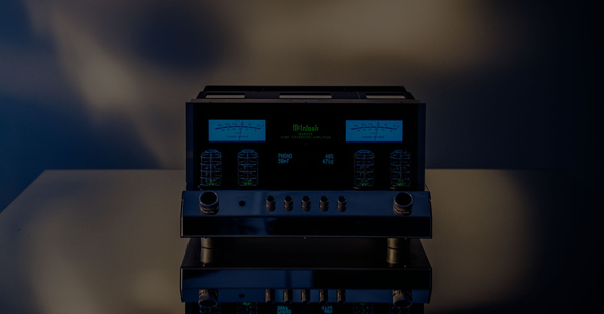 McIntosh Integrated Amplifiers: Amplifier & Preamplifier All-in-One