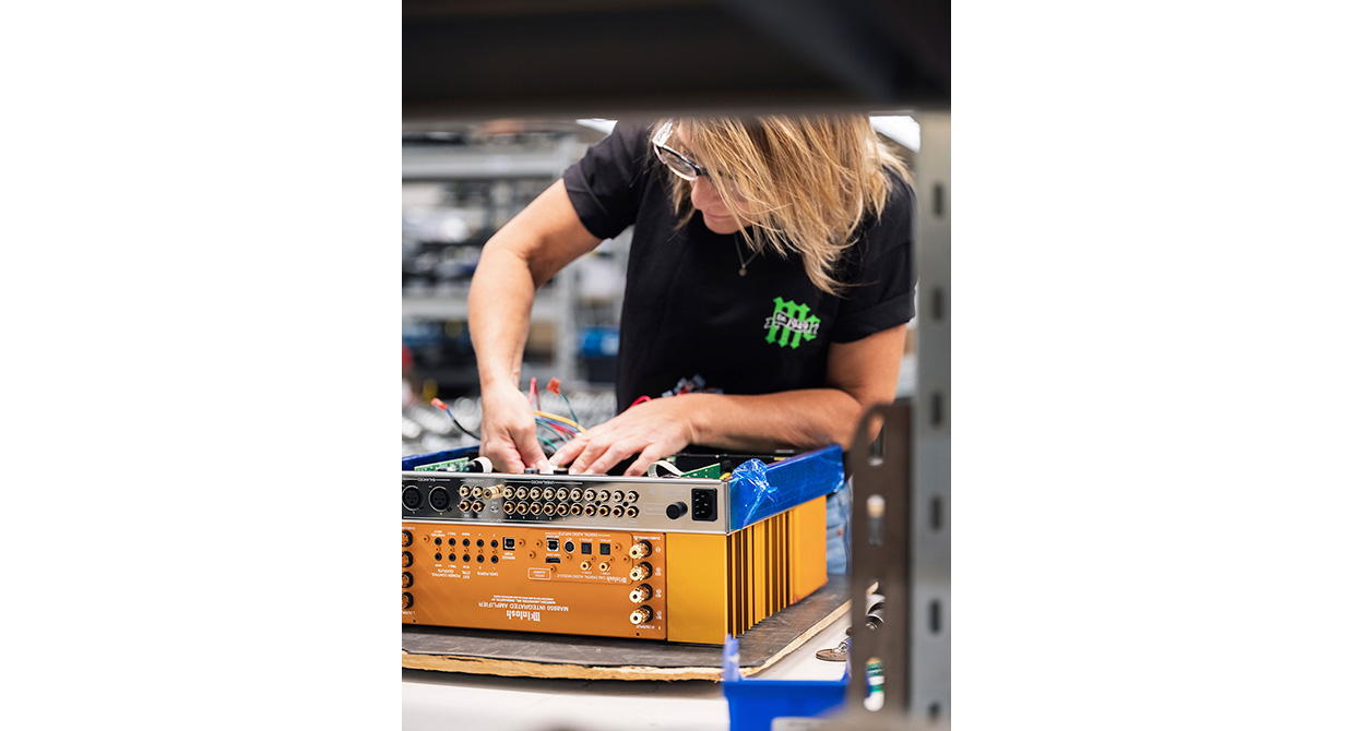 McIntosh x Virgil Abloh – MA8950 Integrated Amplifier Concept