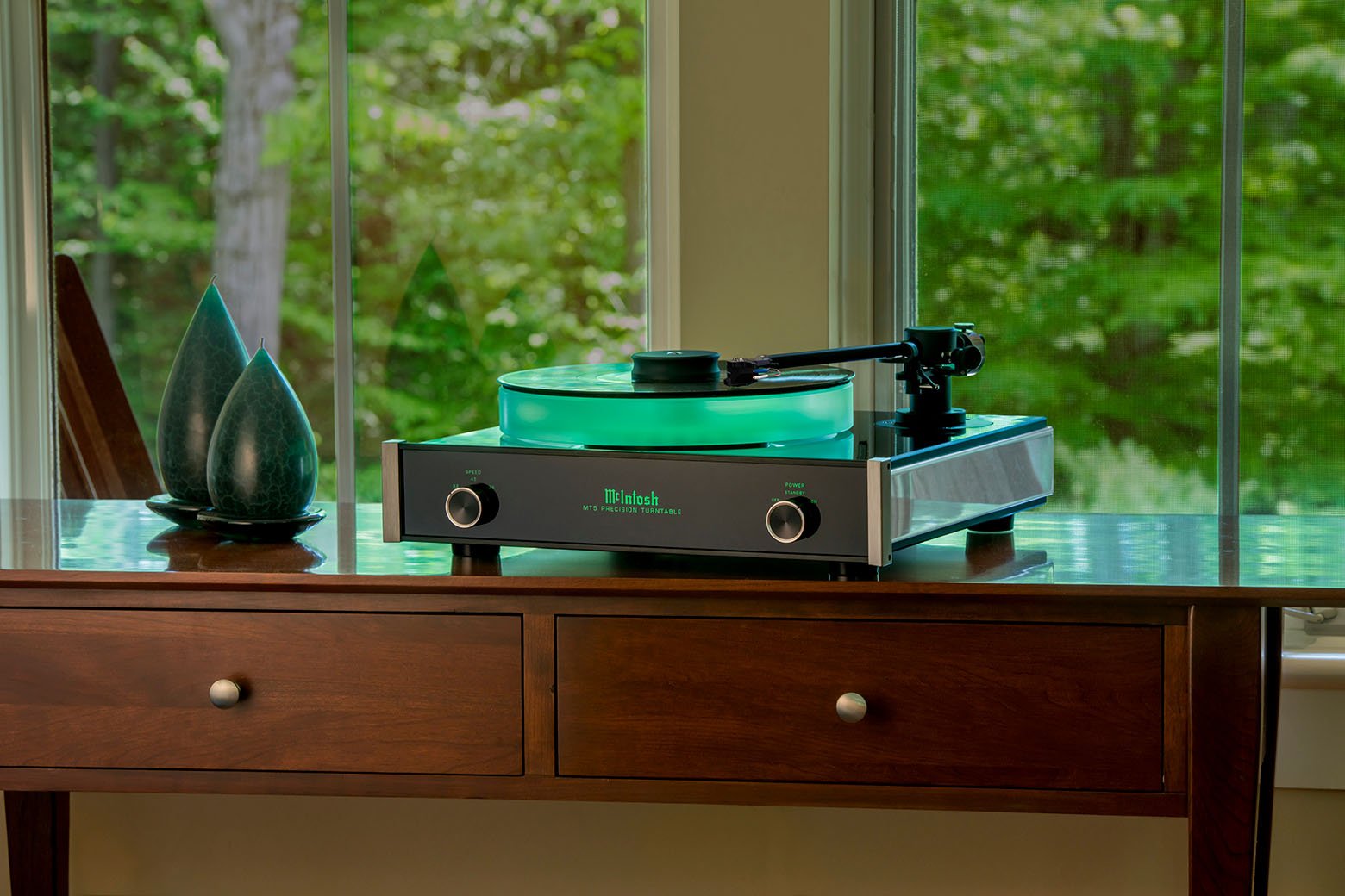 McIntosh MT5 Turntable