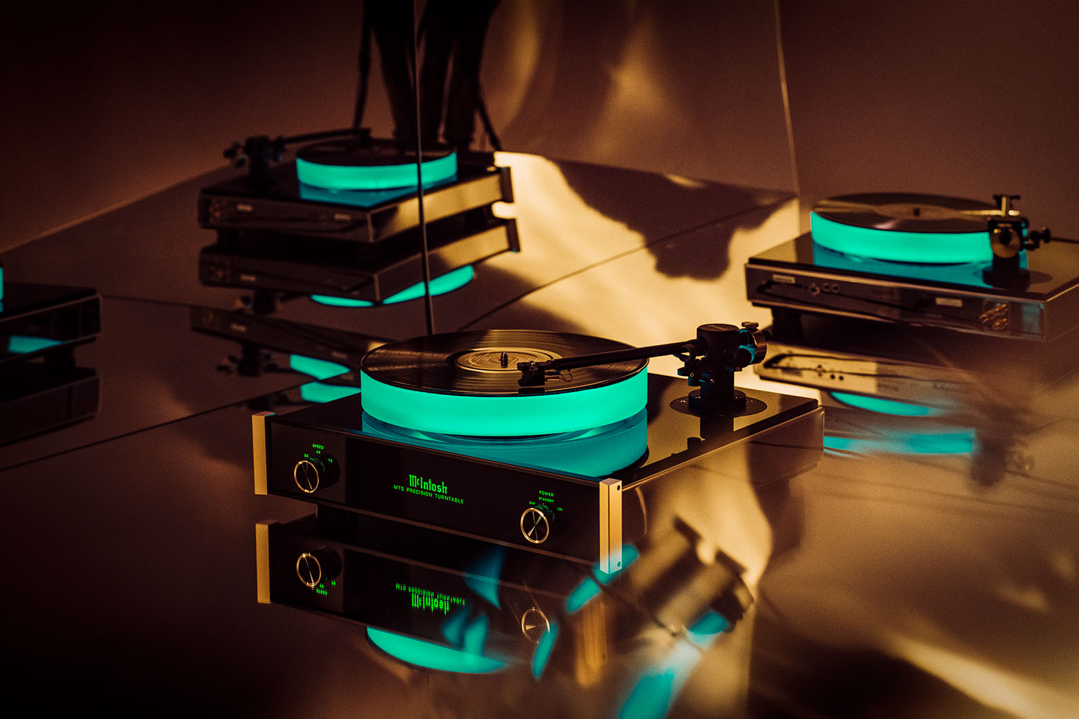 McIntosh MT5 Turntable