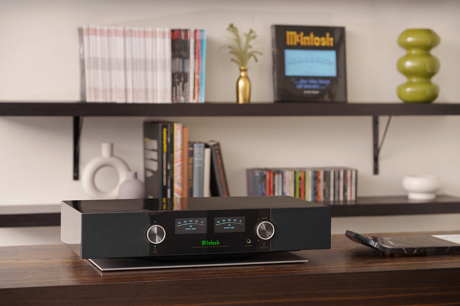 McIntosh RS250 Wireless Loudspeaker System